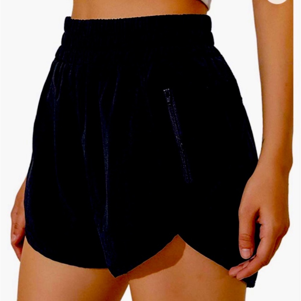 Black shorts size L- these are the shorts that are like lulu